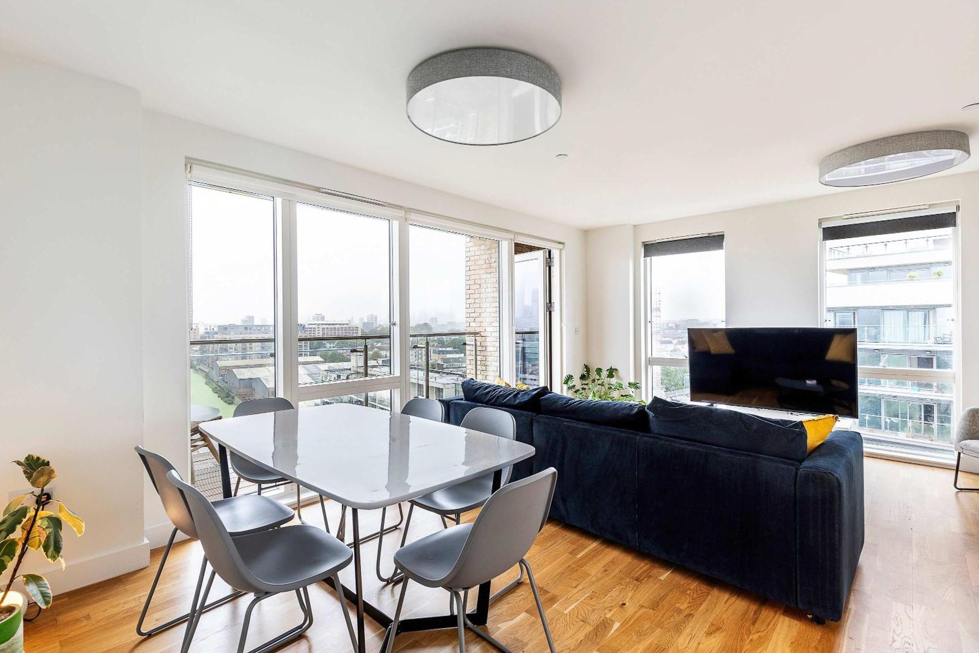 3br Poplar Views Of Canary Wharf Londres