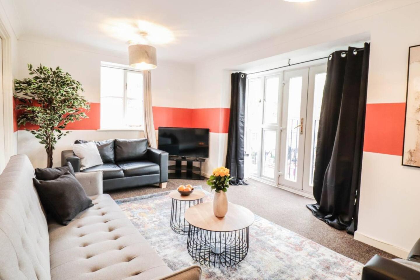 Modern 2br Flat In Bentley House