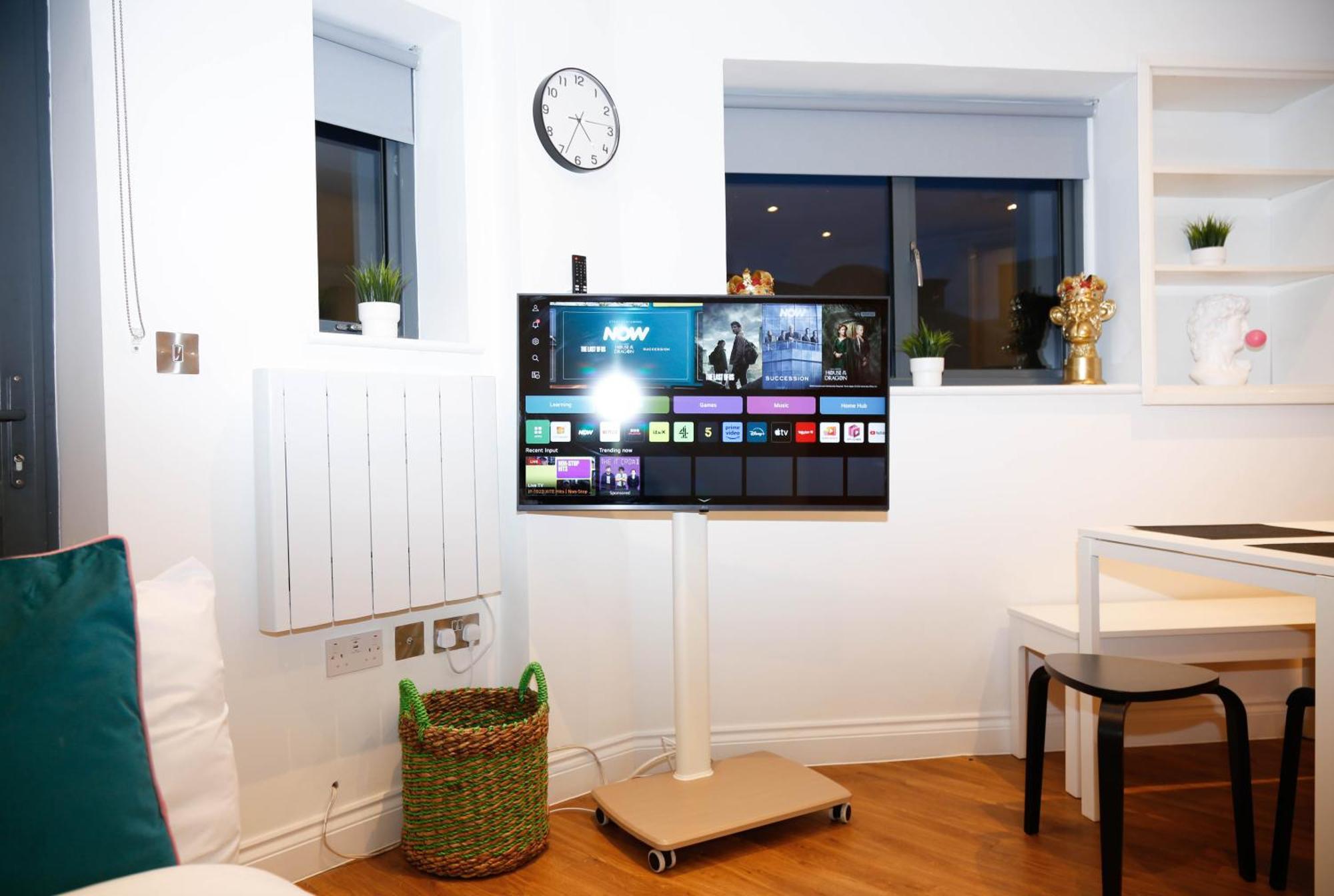 Appartement New Luxury In Location Next To Shops, Cafes, Bars & Metro