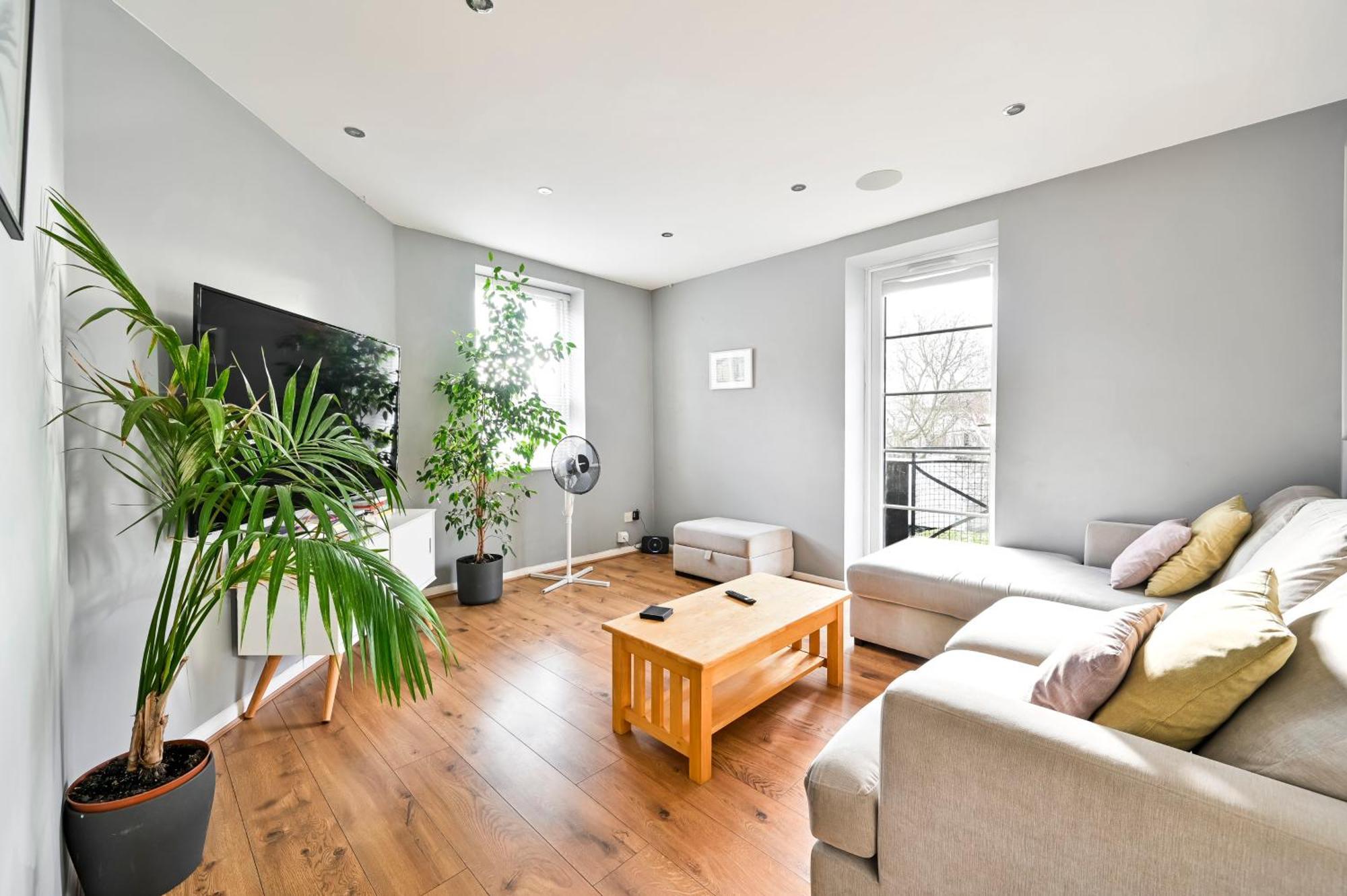 Appartement Cosy 1-Bed E15, Sleeps 4, 1 Min From Tube Station Near O2 Arena *