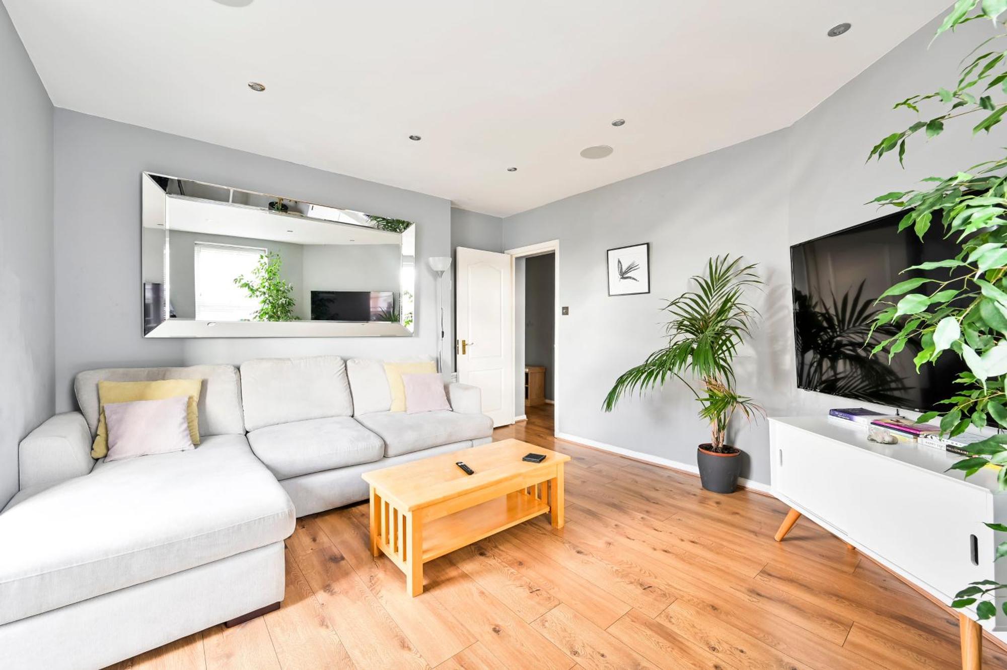 Cosy 1-Bed E15, Sleeps 4, 1 Min From Tube Station Near O2 Arena Appartement *