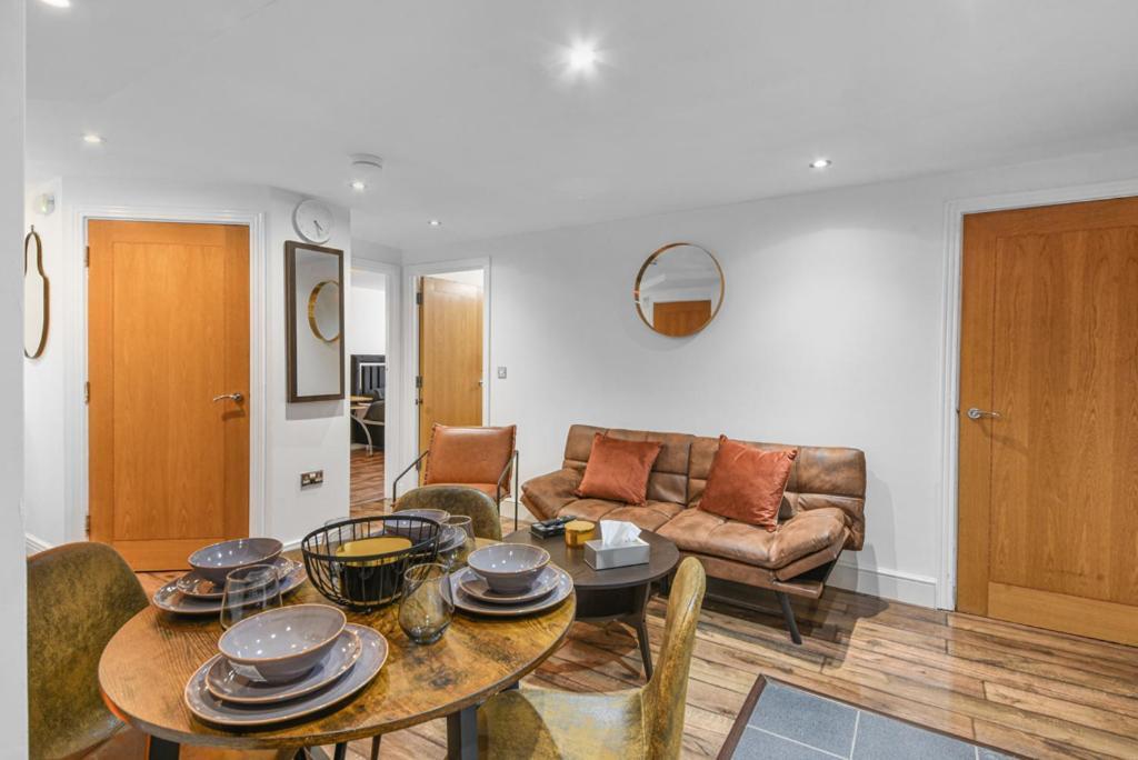 E15stratford 3bed 2bath Parking Appartement