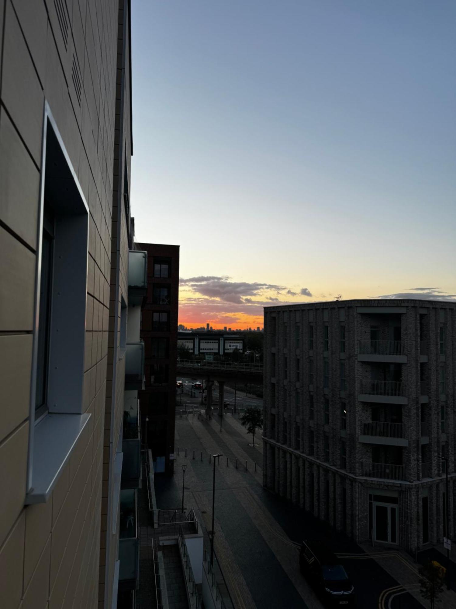 Luxury Entire 1 Bed Flat, Excel, Airport, Custom House Apartamento Londres