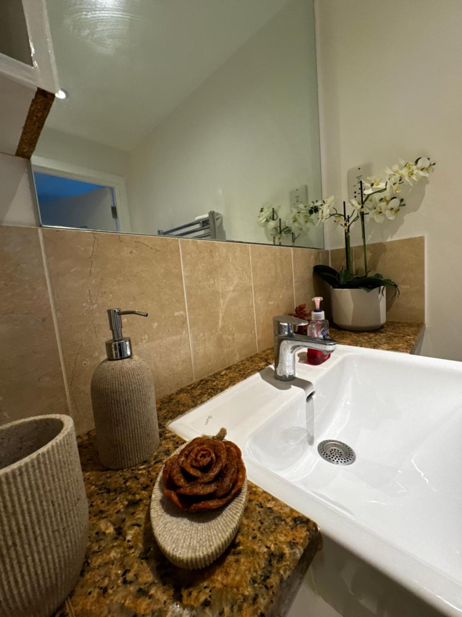 Luxury Entire 1 Bed Flat, Excel, Airport, Custom House Apartamento *
