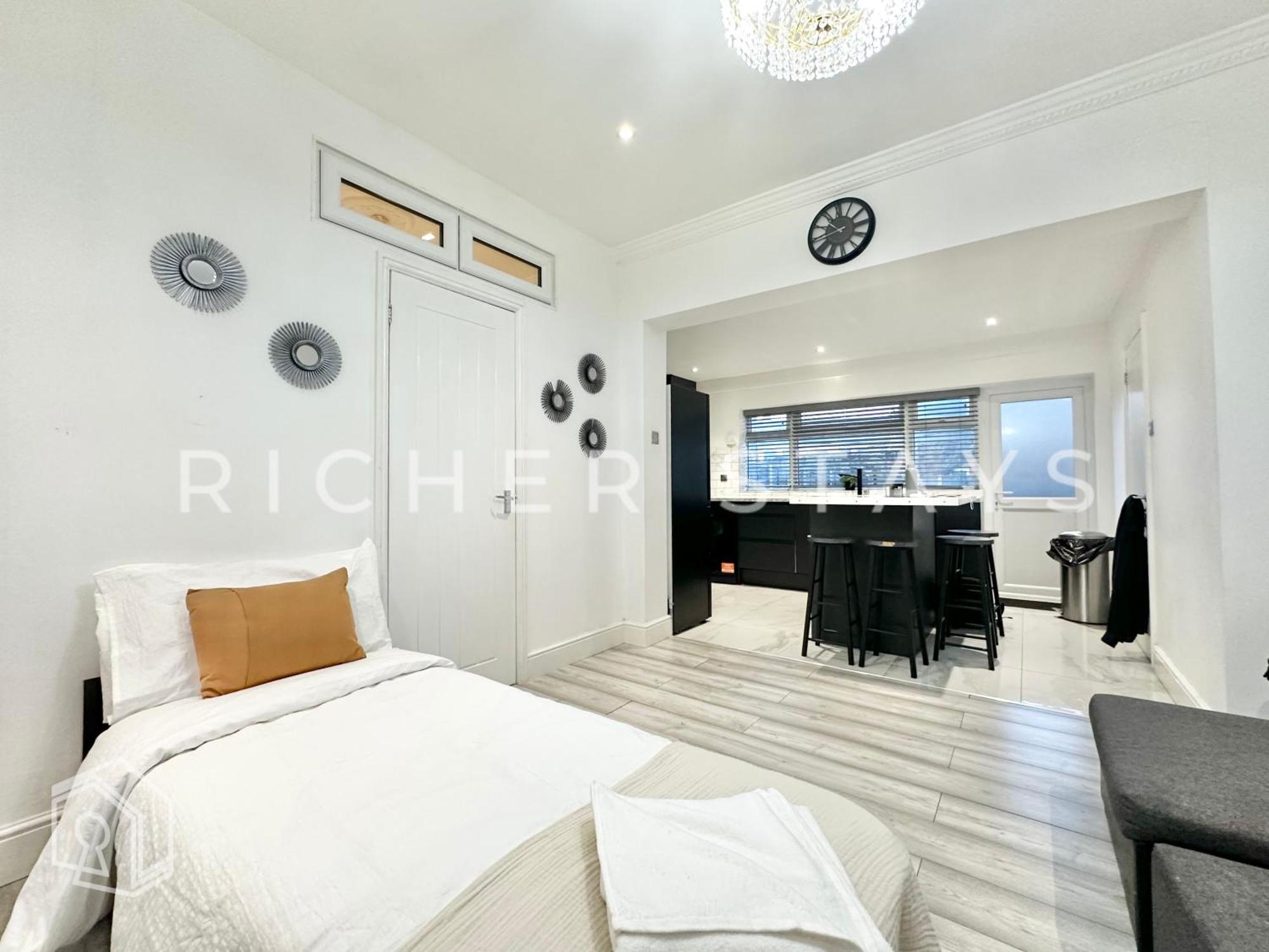 Modern 1-2 Bedroom East Ldn Flat With Private Garden Appartement *
