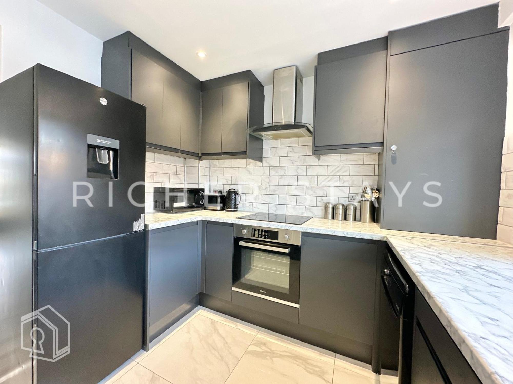 Modern 1-2 Bedroom East Ldn Flat With Private Garden Appartement *