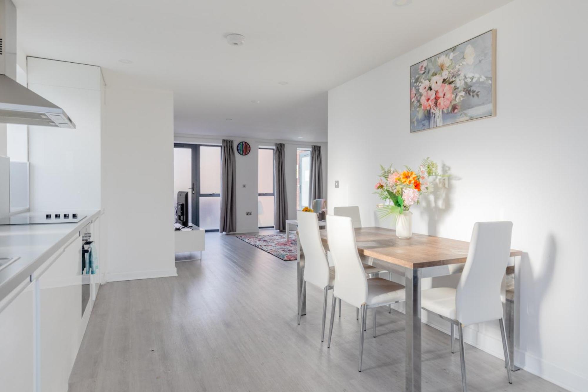 Spacious 3bd Flat Near Airport Apartamento