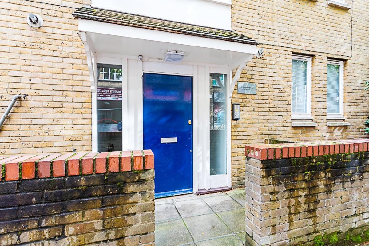 Apartment Modern Near London