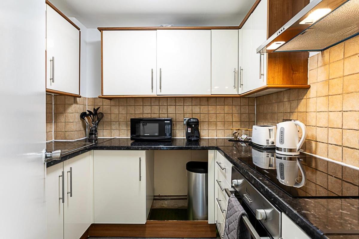 Apartment Modern Near London