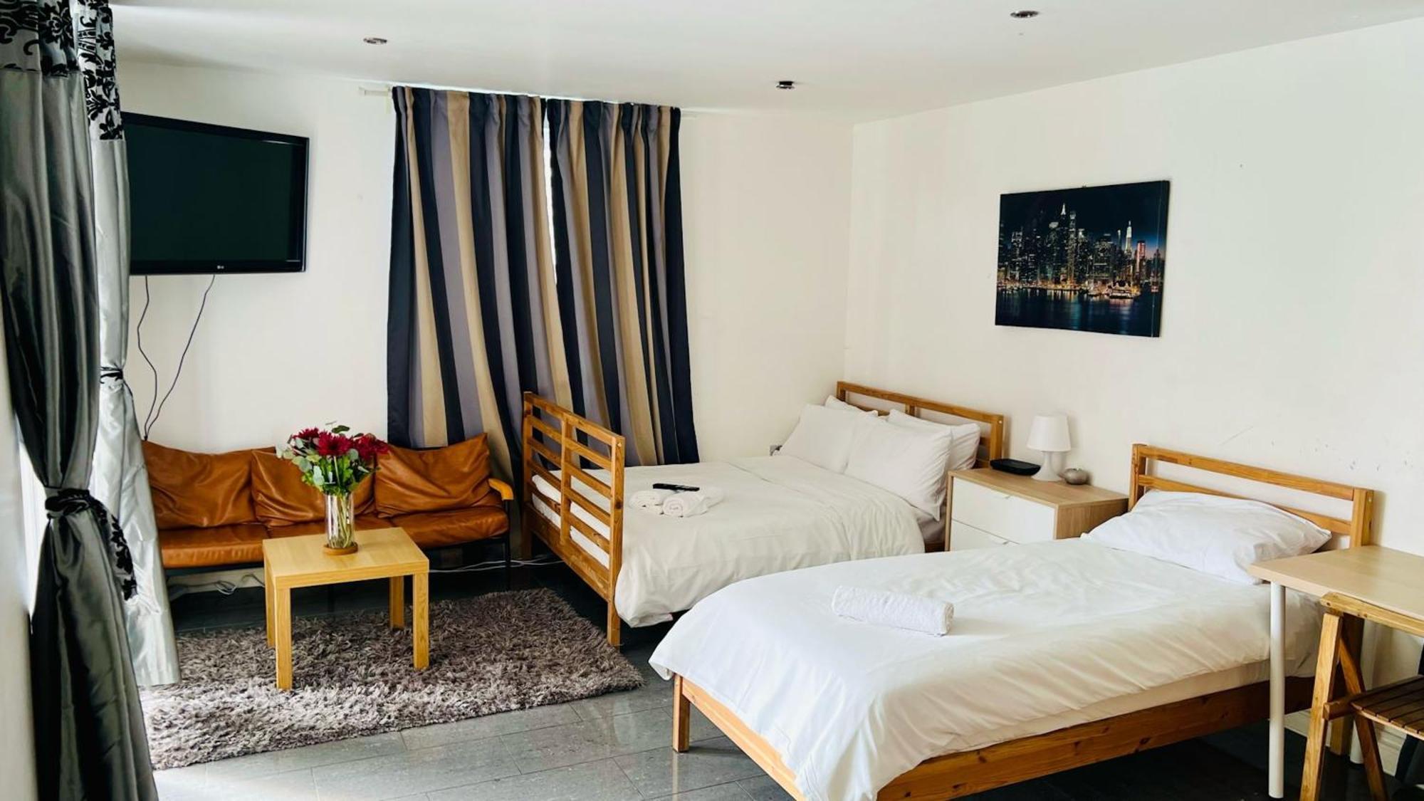 View Sunset Luxurious In Zone-1 Including One Family Twin With Its Own Stunning Private Terrace Bed and breakfast