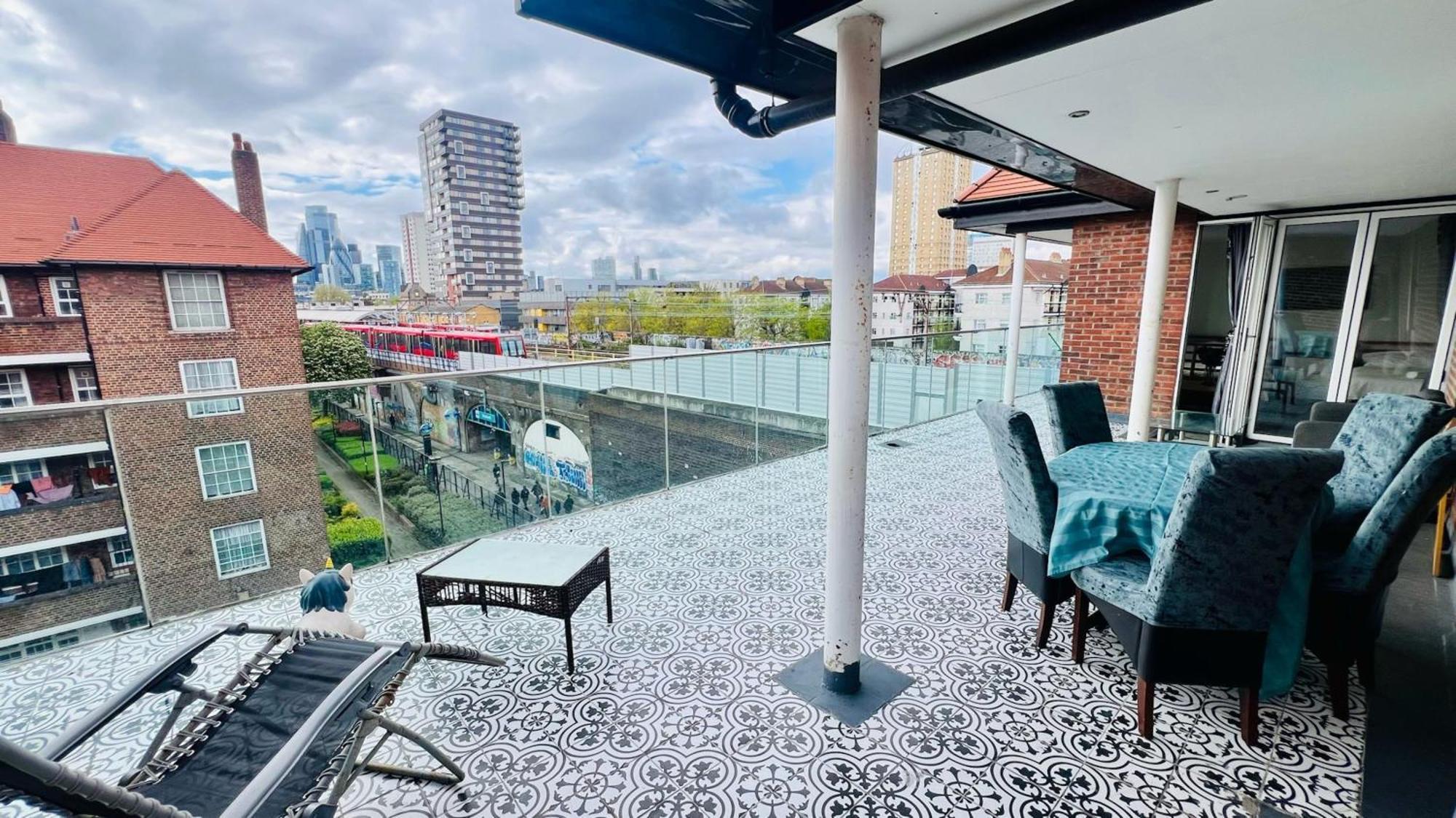 View Sunset Luxurious In Zone-1 Including One Family Twin With Its Own Stunning Private Terrace Bed and breakfast *