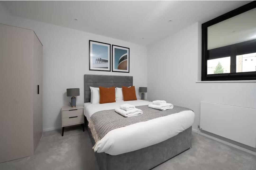 Appartement Large 2 Bedroom Canary Wharf With Great Transport Links