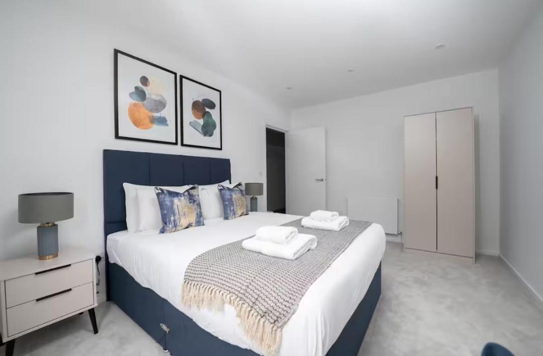 Large 2 Bedroom Canary Wharf With Great Transport Links Appartement
