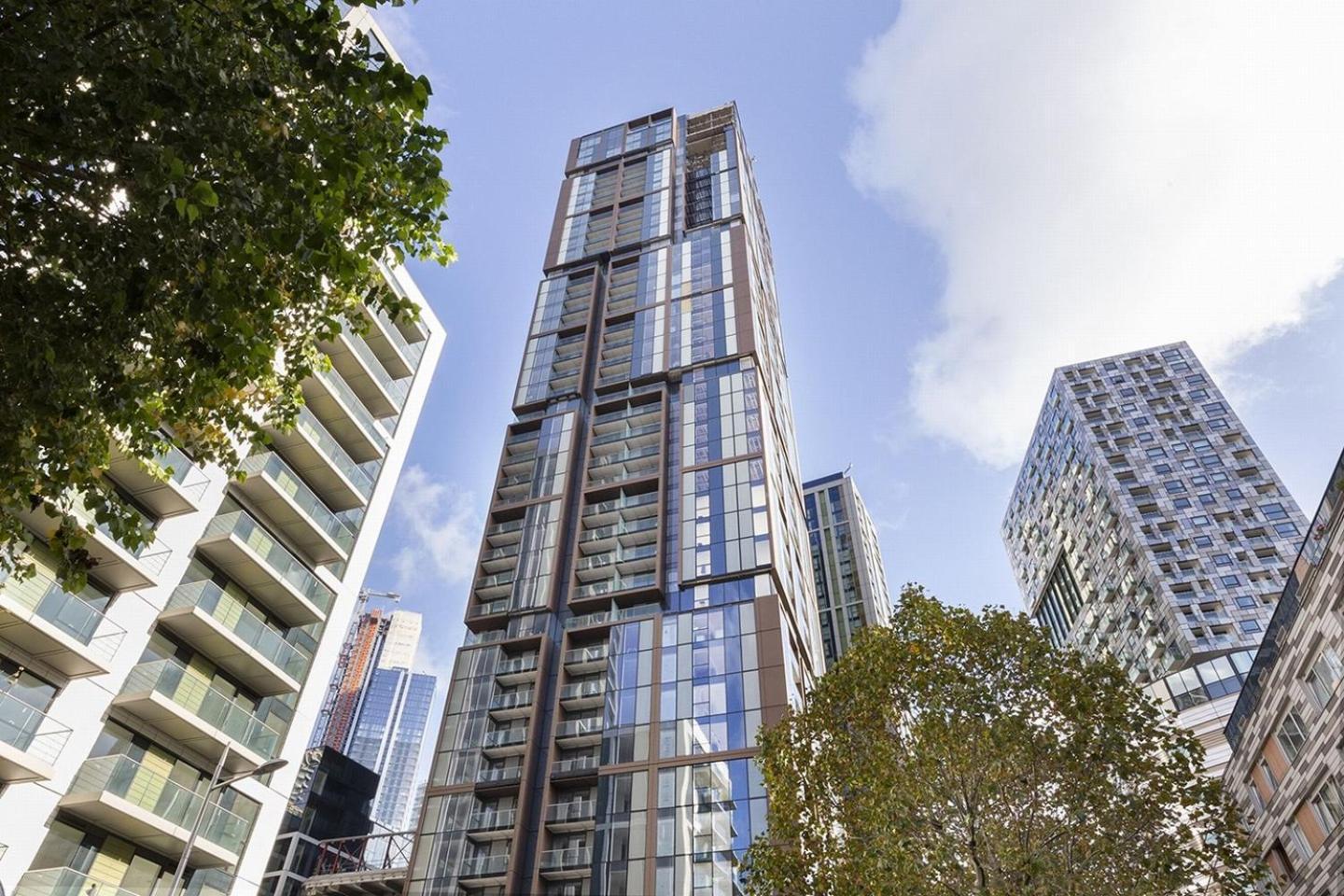 Large 2 Bedroom Canary Wharf With Great Transport Links Appartement *