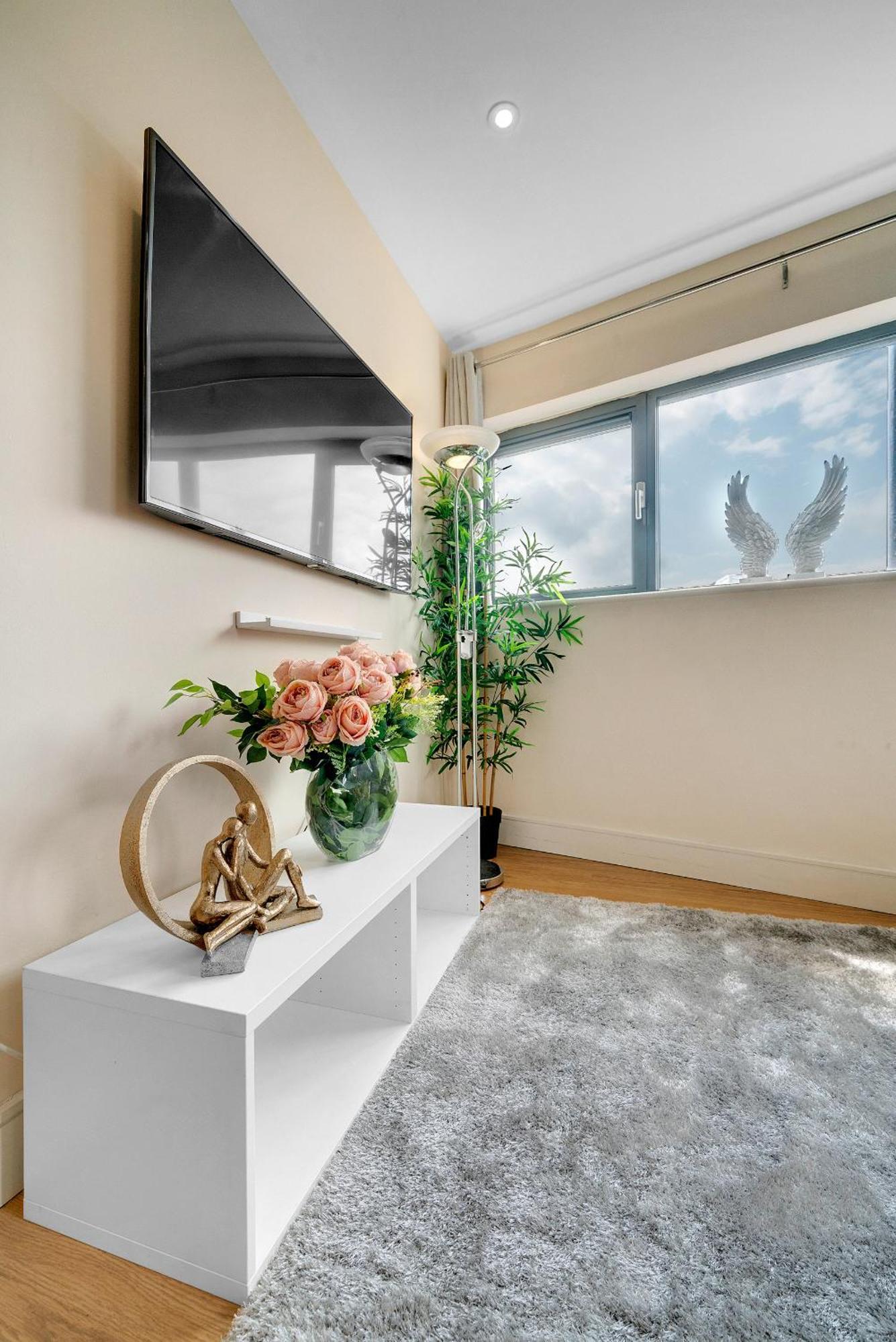 Luxury 2 Bedroom 2 Bathroom - Prime Location In Tower Bridge Bridge