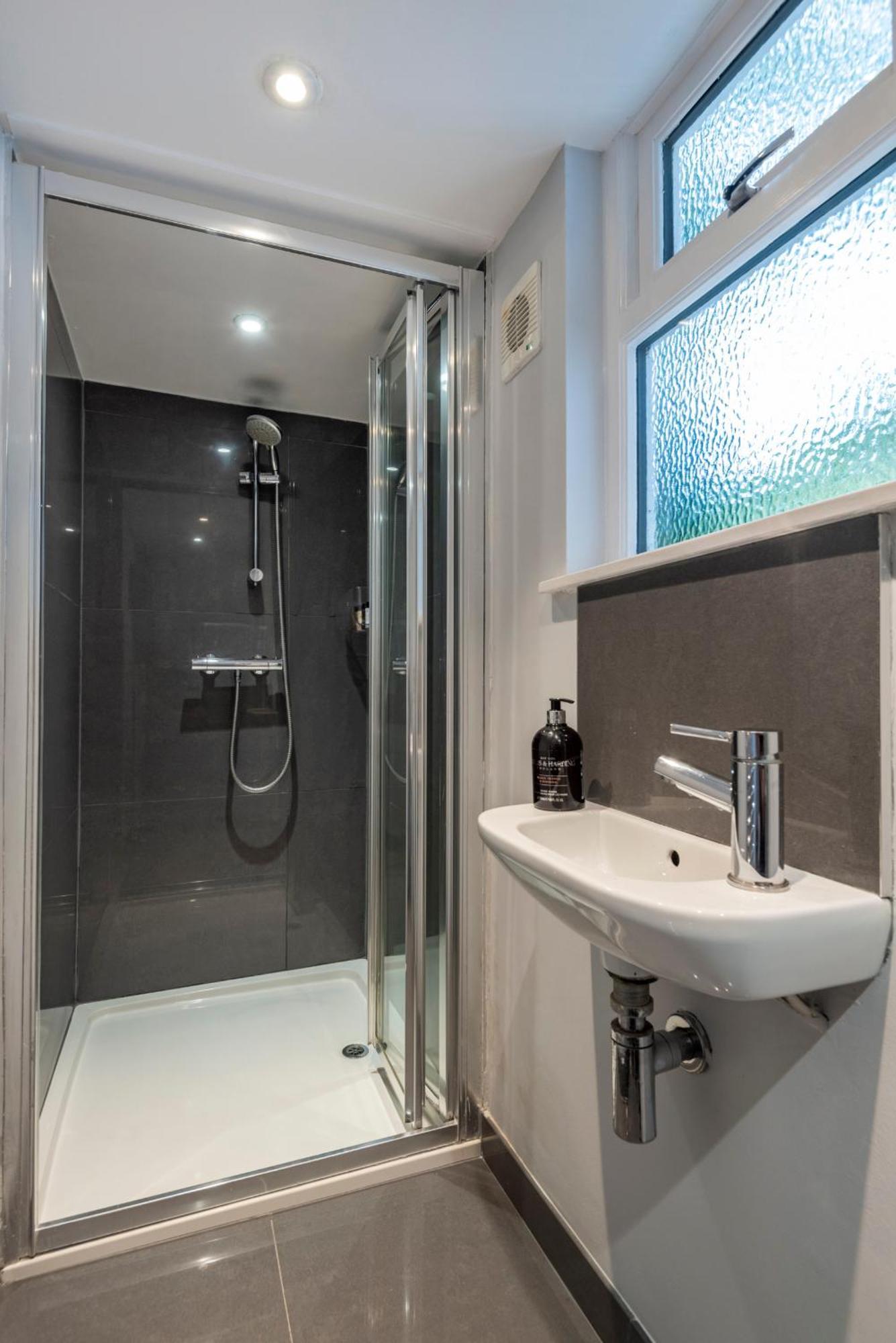 Appartement Chic 1-bed Garden Flat, London, Convenient For Tower Bridge, Great Public Transport Londres