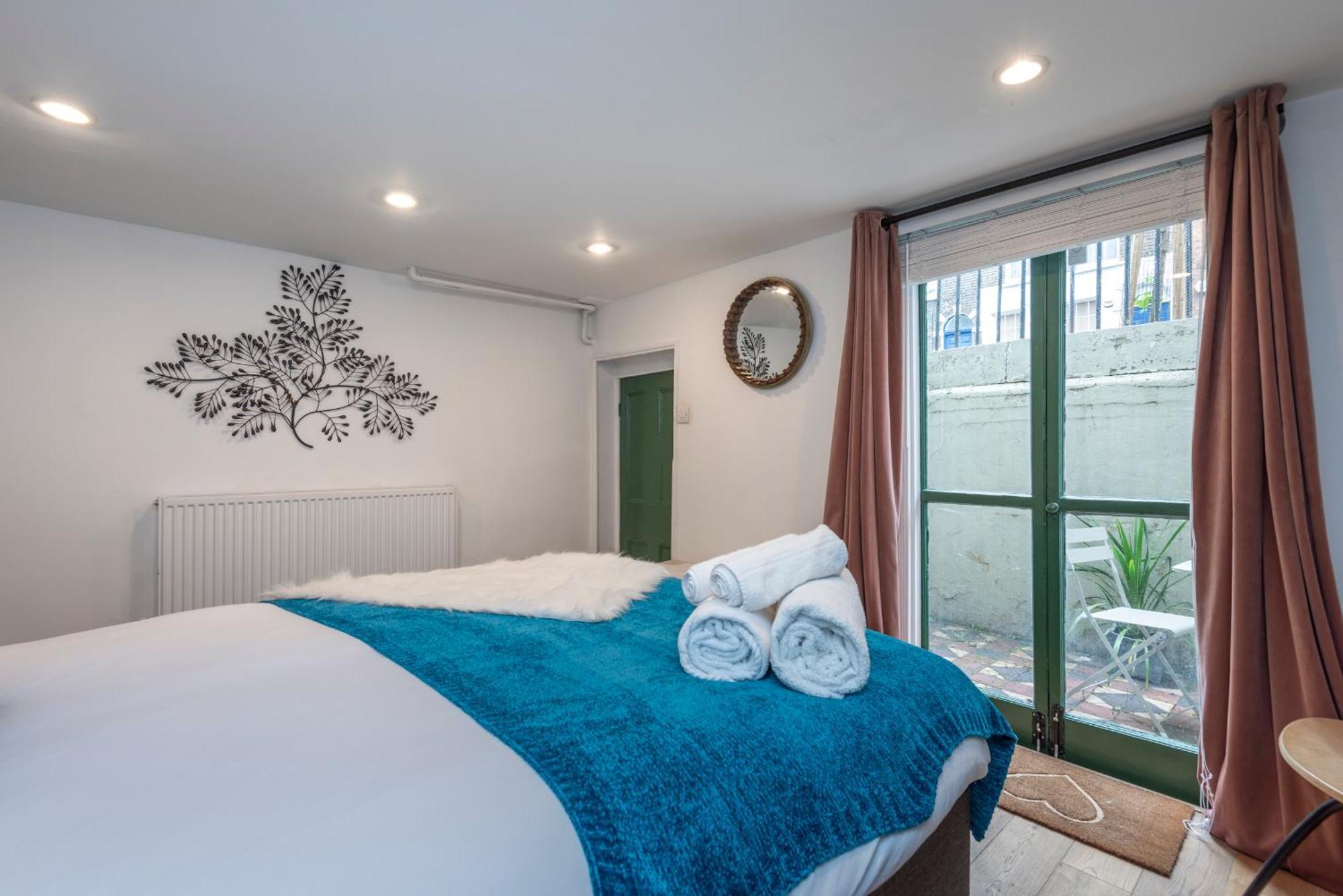 Chic 1-bed Garden Flat, London, Convenient For Tower Bridge, Great Public Transport Londres