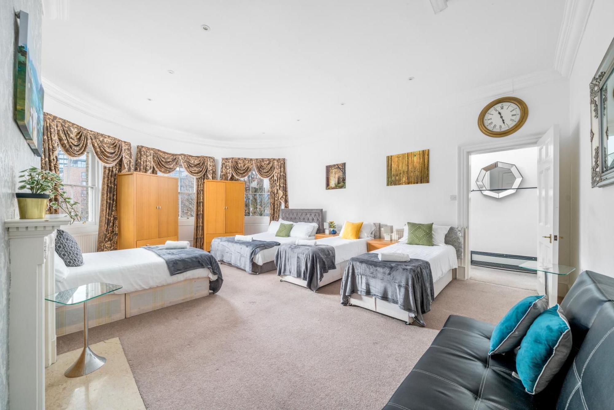Canary Wharf - Spacious Near Excel Exhibition Centre, O2 Arena, Airport, Free Parking & Wifi *