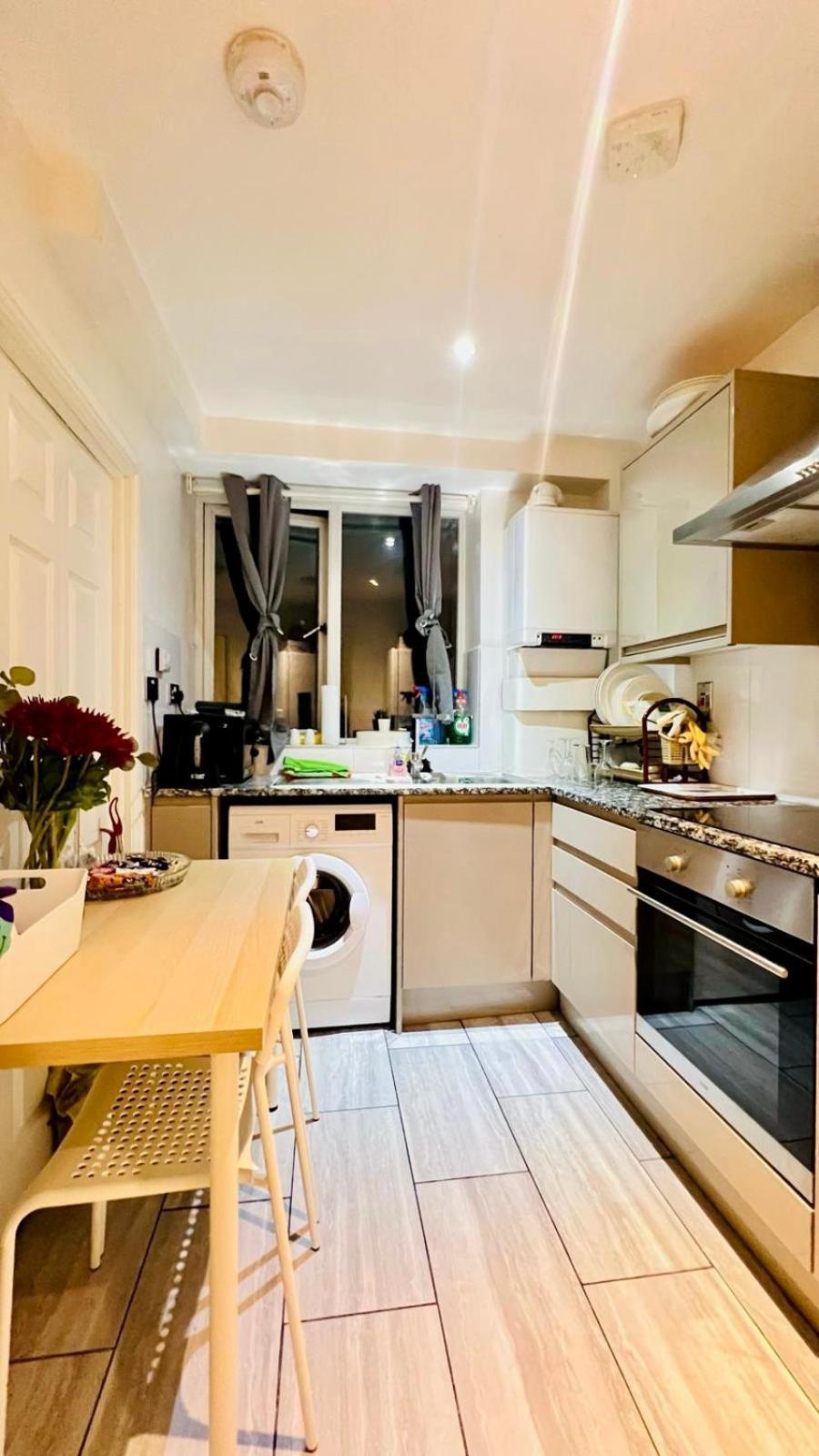 Apartamento Ar7 Sunset Luxurious In Zone-1 Including One Family Twin With Its Own Stunning Private Terrace Londres