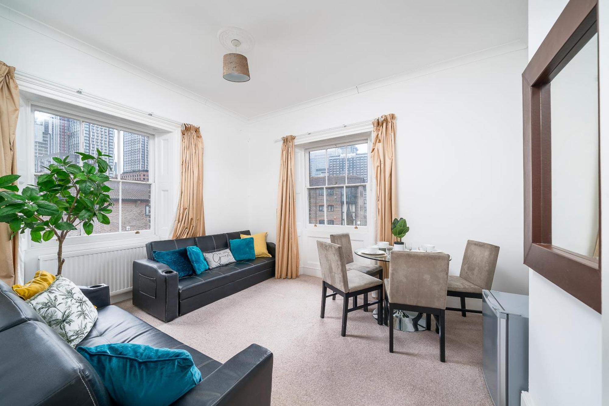Canary Wharf - Spacious Near Excel Exhibition Centre, O2 Arena, Airport, Free Parking & Wifi Londen