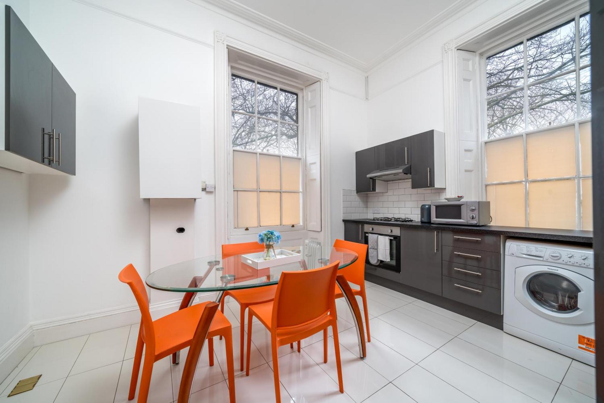 Canary Wharf - Spacious Near Excel Exhibition Centre, O2 Arena, Airport, Free Parking & Wifi Londen