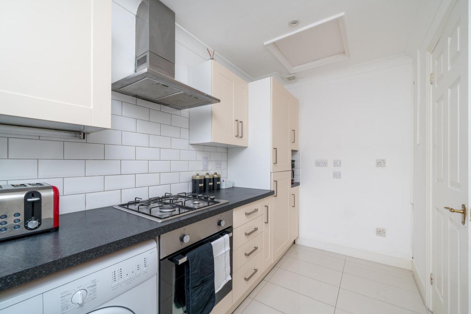 Canary Wharf - Spacious Near Excel Exhibition Centre, O2 Arena, Airport, Free Parking & Wifi Londen
