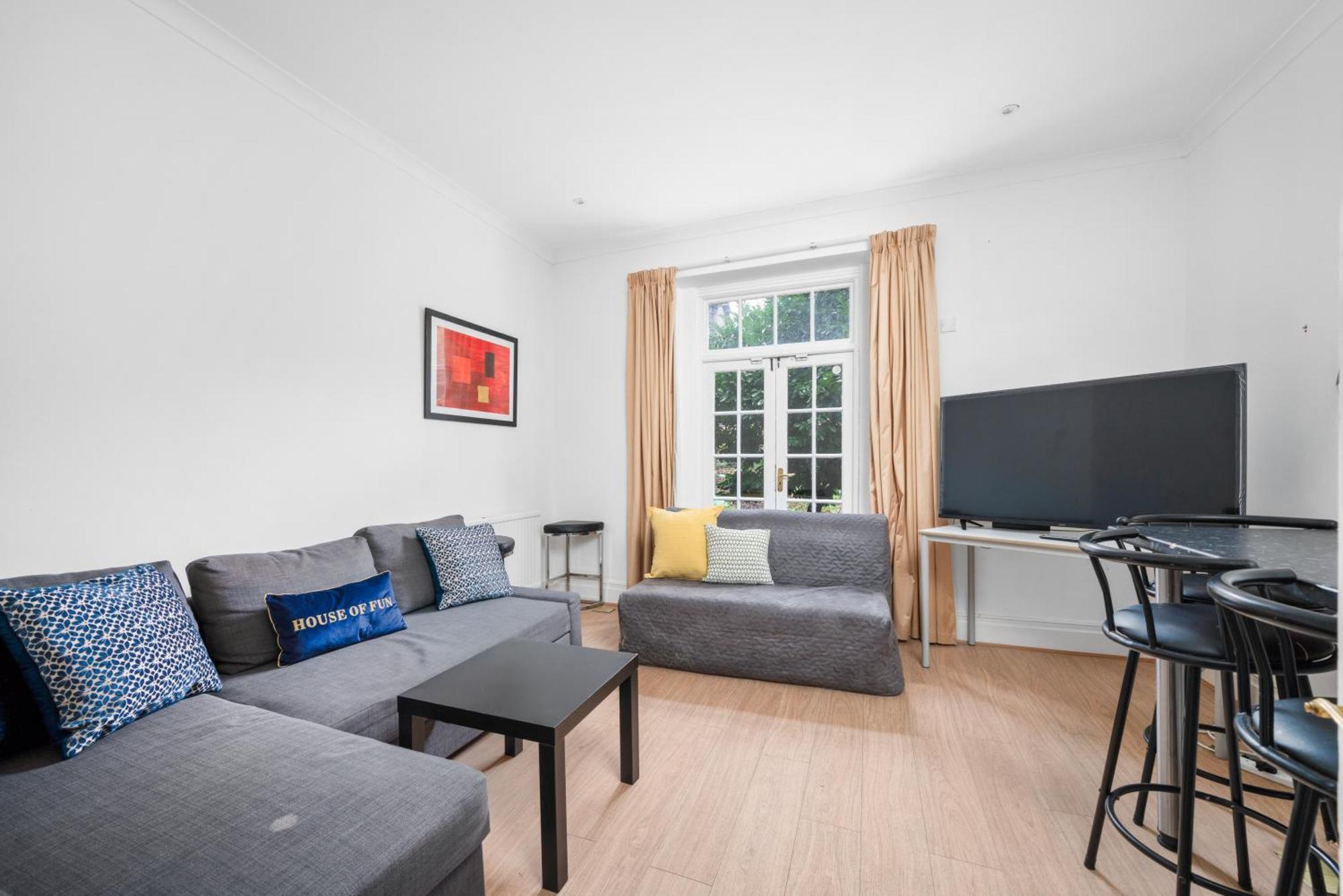 Canary Wharf - Spacious Near Excel Exhibition Centre, O2 Arena, Airport, Free Parking & Wifi
