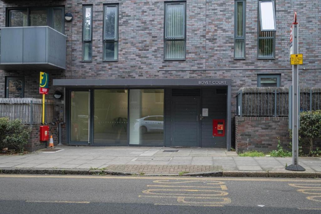 Modern 3-bedroom, 1-bathroom In East Londres