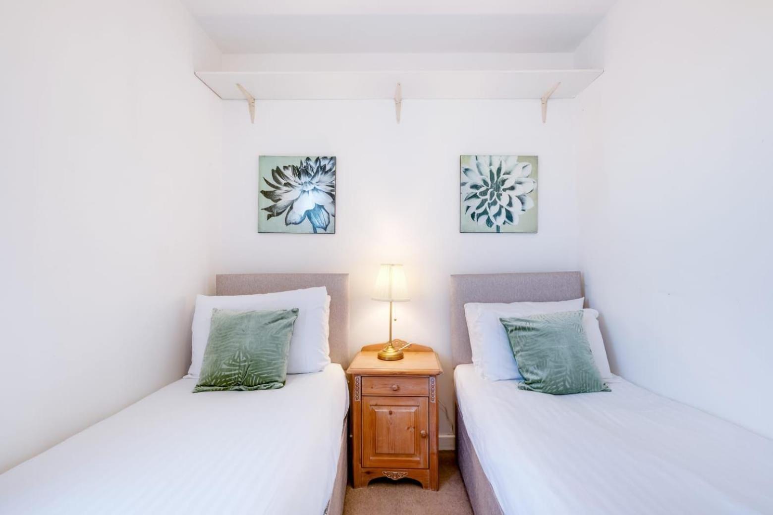 Modern 3-bedroom, 1-bathroom In East Apartamento