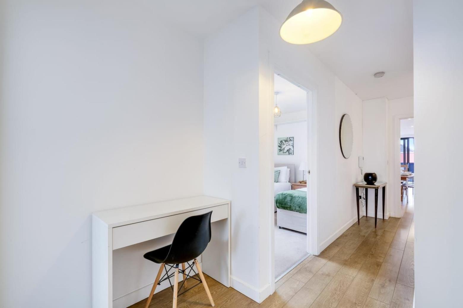 Modern 3-bedroom, 1-bathroom In East Apartamento