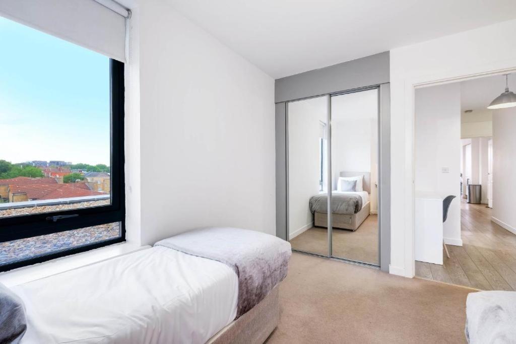 Apartamento Modern 3-bedroom, 1-bathroom In East