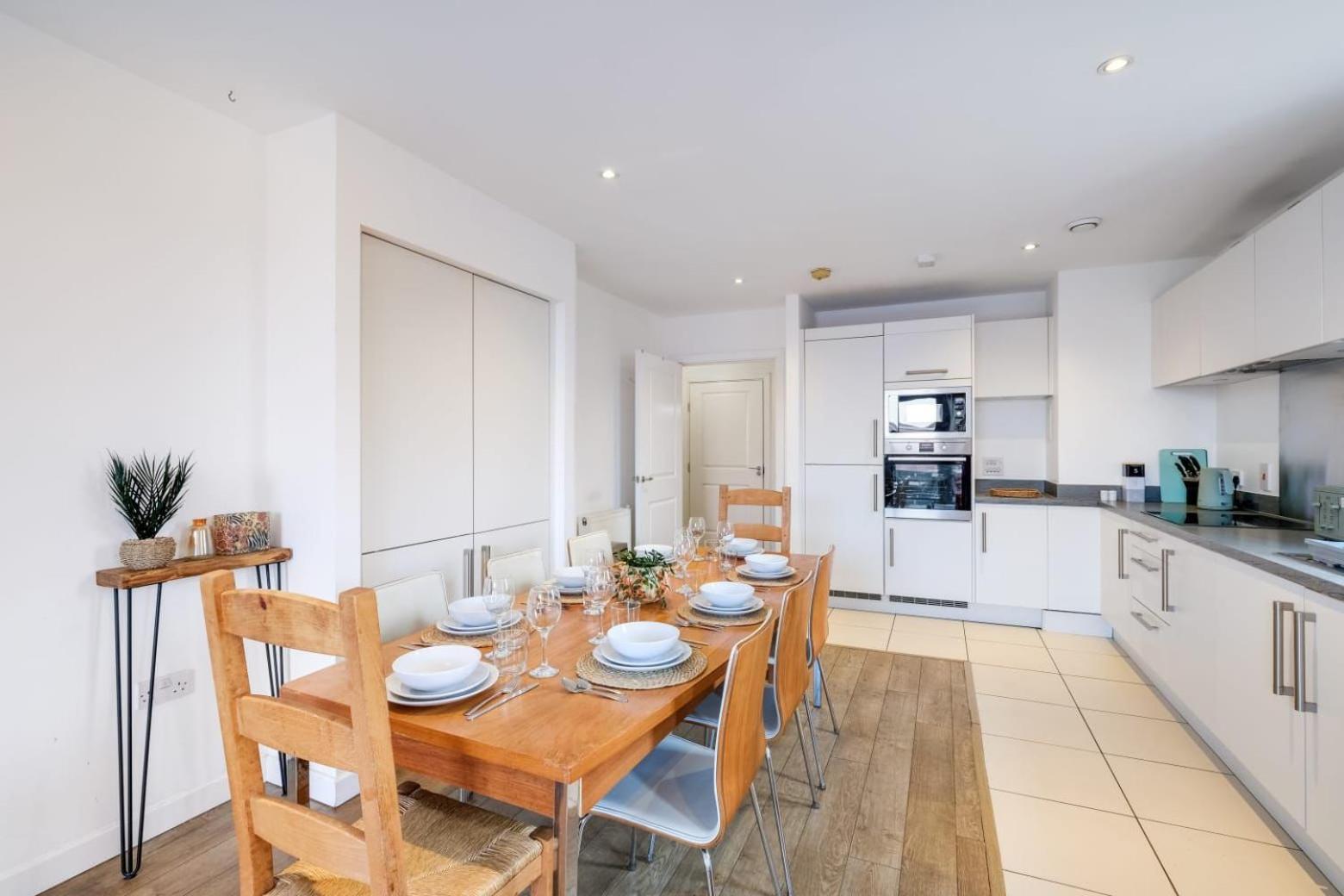 Apartamento Modern 3-bedroom, 1-bathroom In East *