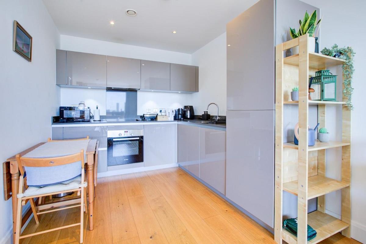 Apartamento Modern 1-bed Entire Apartment, Zone 2 Londres