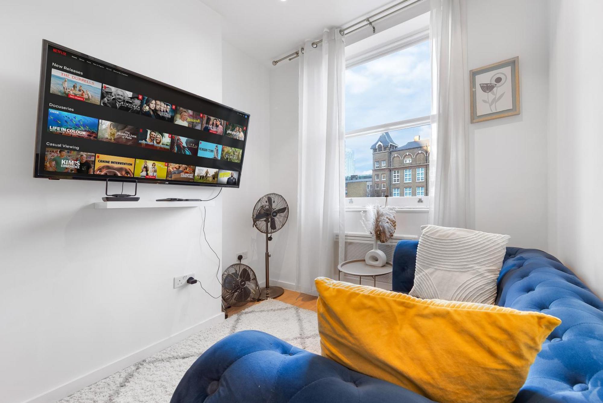 Modern Luxury Next To Aldgate East Station And Tower Of Londres