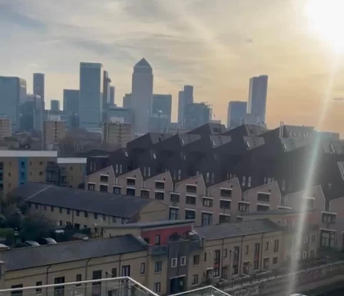 Penthouse - Canary Wharf - 24 Hr Concierge, Gym, Hot Tub, Sauna, Balcony, Terrace Appartement *