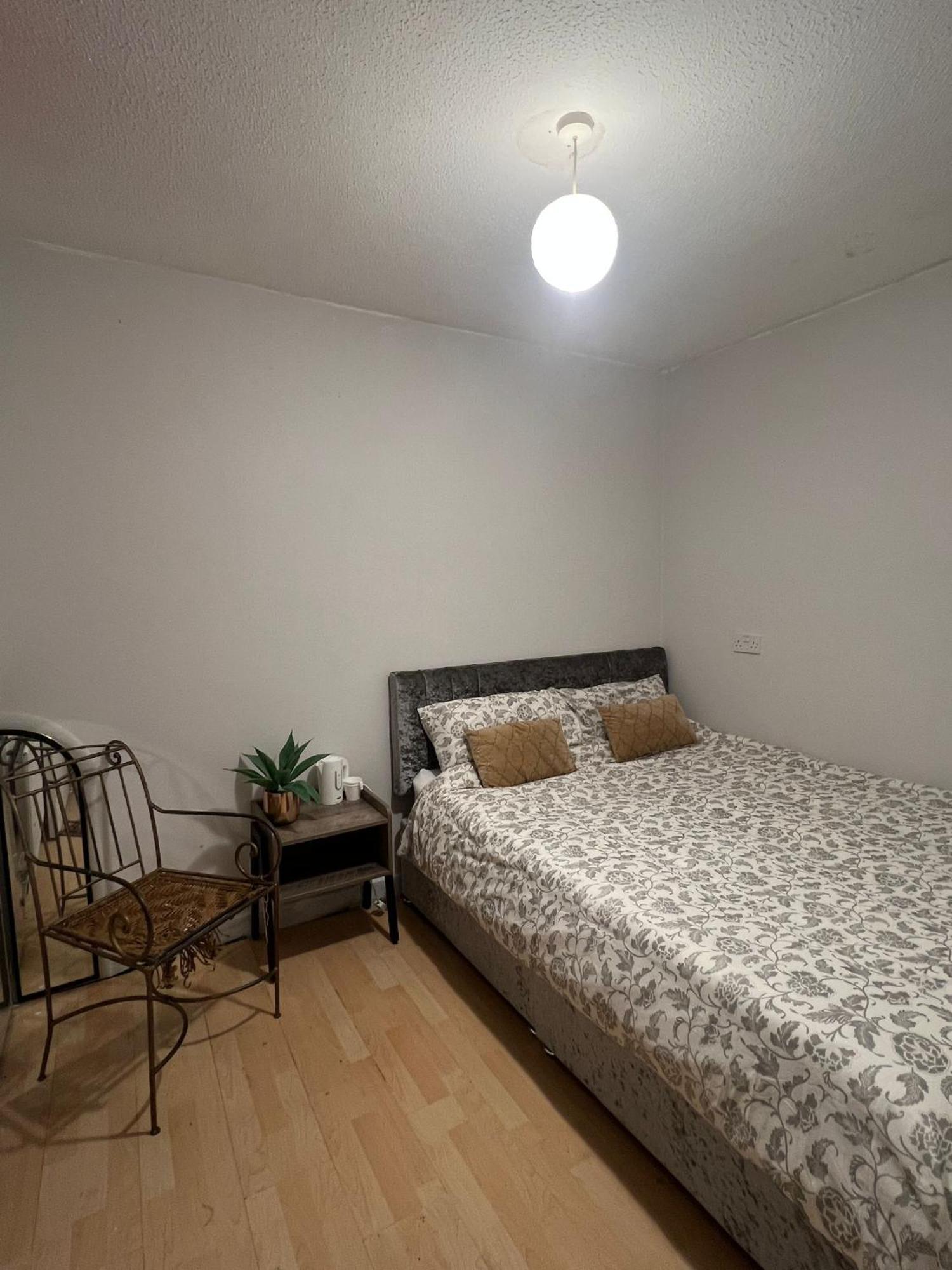 Amazing New Bed In New Cross Goldsmiths Couette-café *