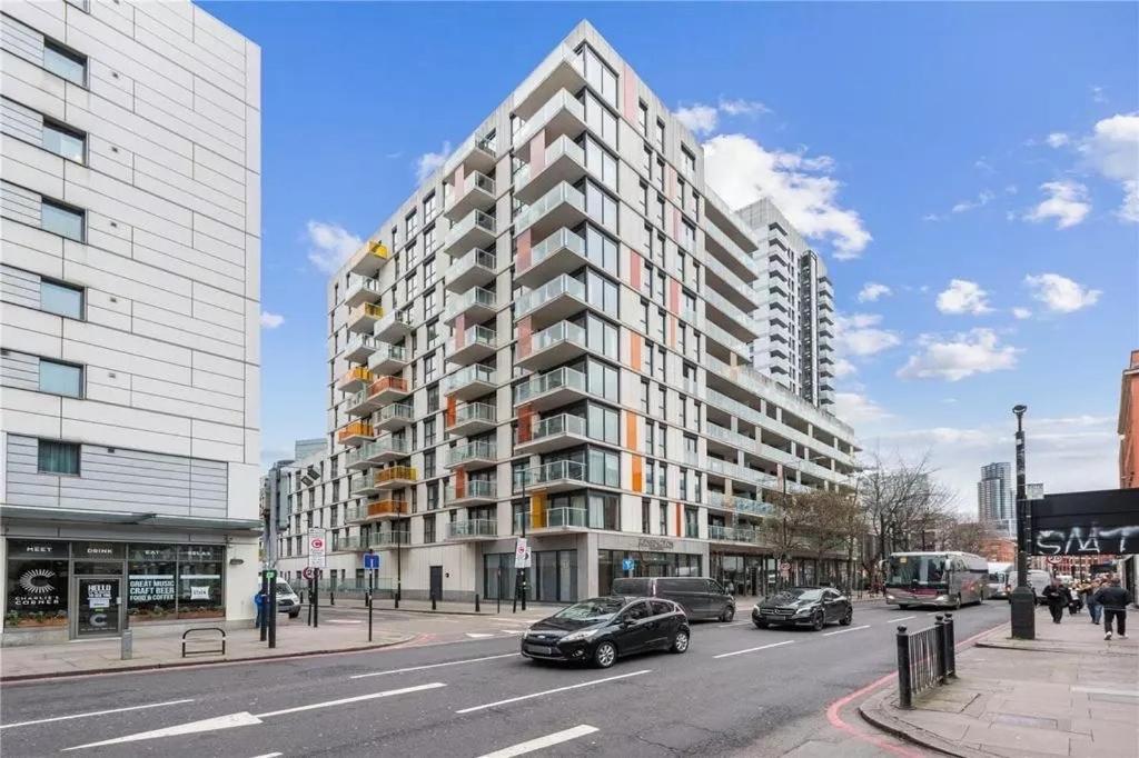Londwell, Spitalfields & Brick Lane Luxury Balcony Penthouse Apartment
