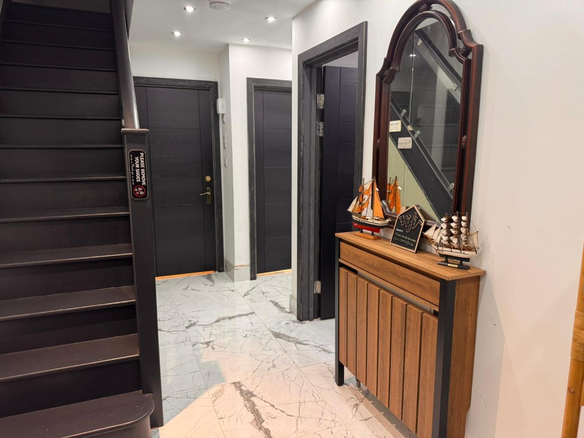 Modern House E15 Stratford - Sleeps 2 - 9, Fast Links To London, Near O2, Greenwich & Olympic Park, Child-friendly Garden, Free Parking * Londres