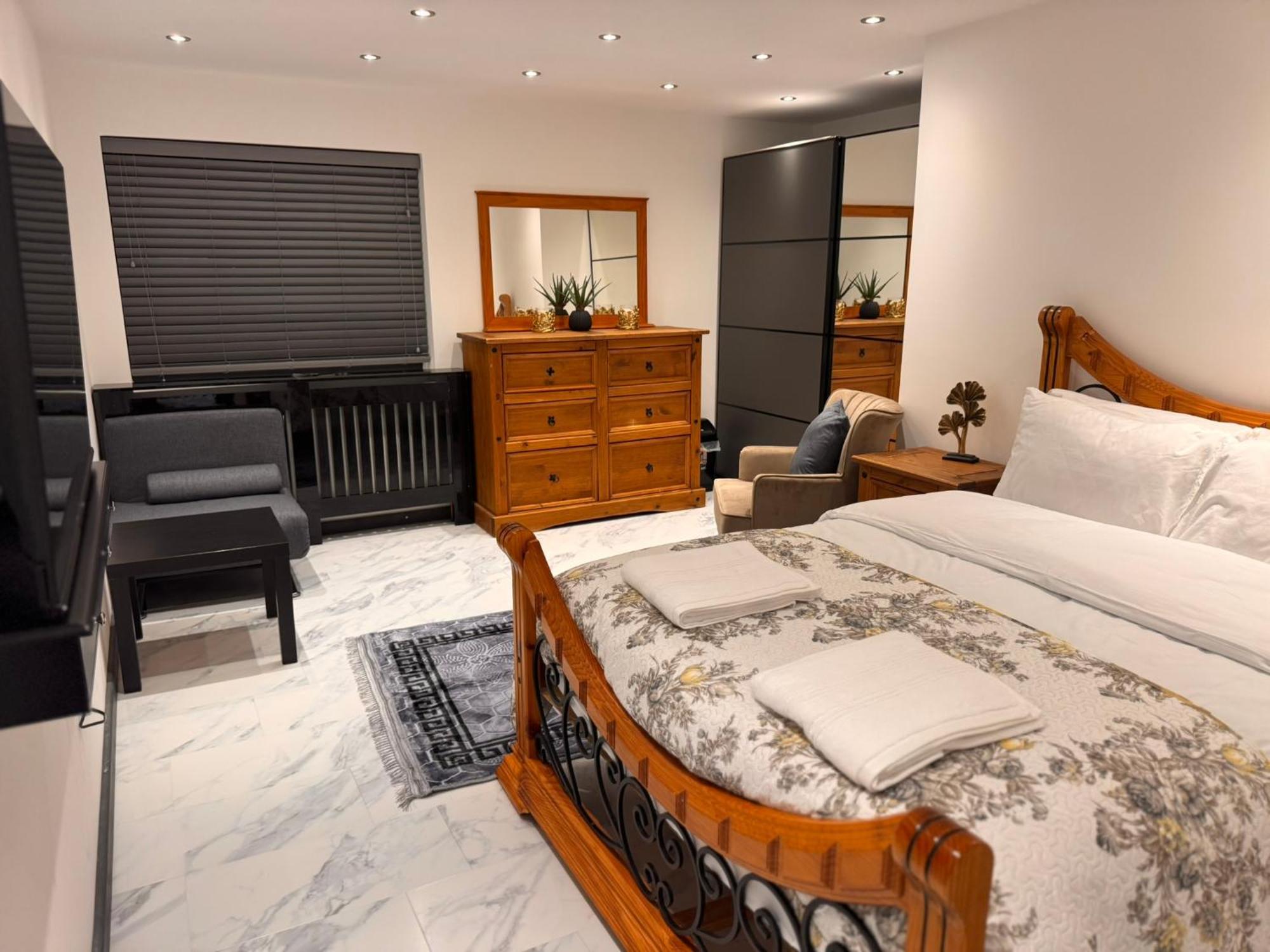 Appartement Modern House E15 Stratford - Sleeps 2 - 9, Fast Links To London, Near O2, Greenwich & Olympic Park, Child-friendly Garden, Free Parking