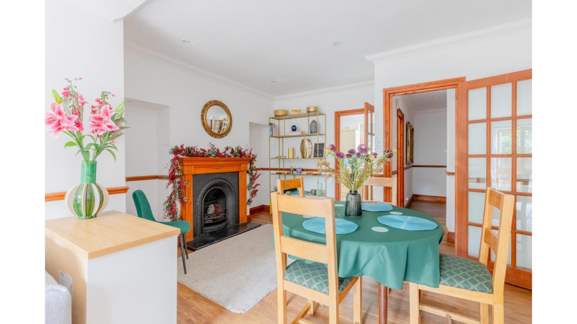 Spacious And Inviting 4bd Haggerston Londres