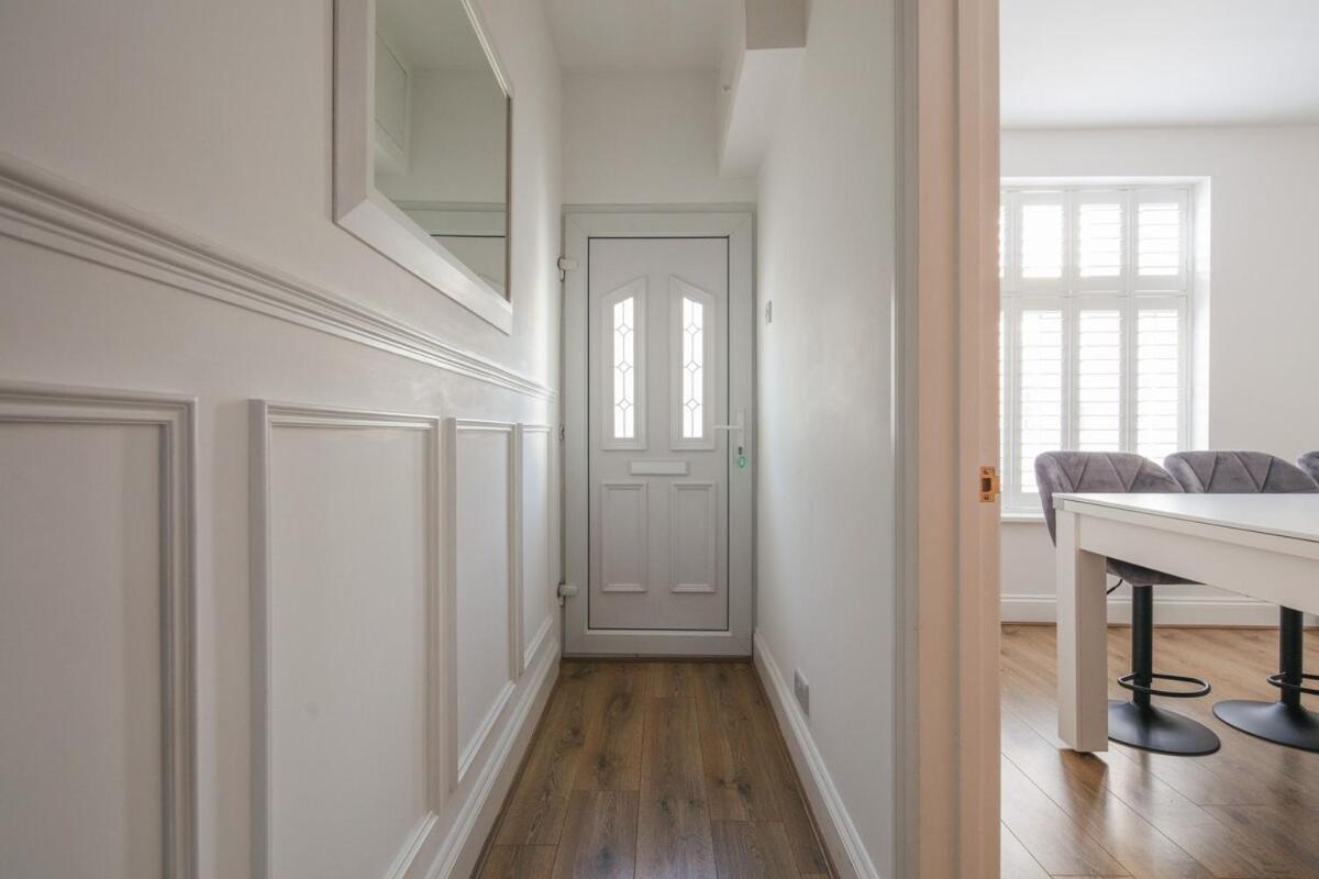 Spacious 3 Bedroom With Ps5 And Pool Table Near O2 Arena Canary Wharf And Elizabeth Line To * Londres