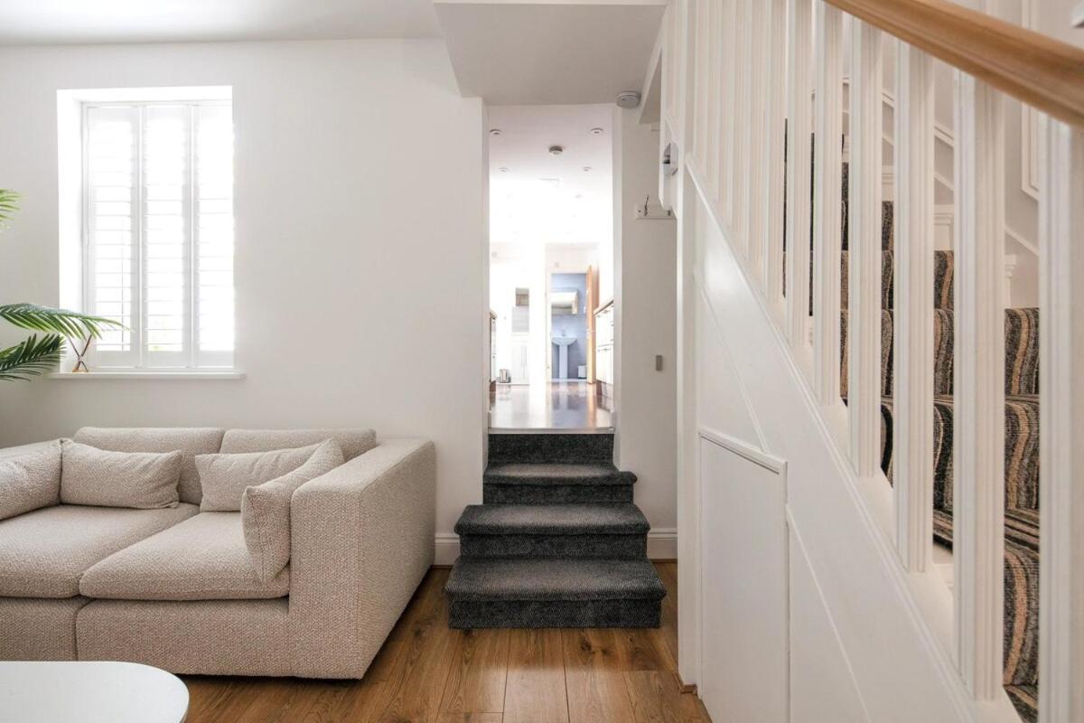 Appartement Spacious 3 Bedroom With Ps5 And Pool Table Near O2 Arena Canary Wharf And Elizabeth Line To Londres