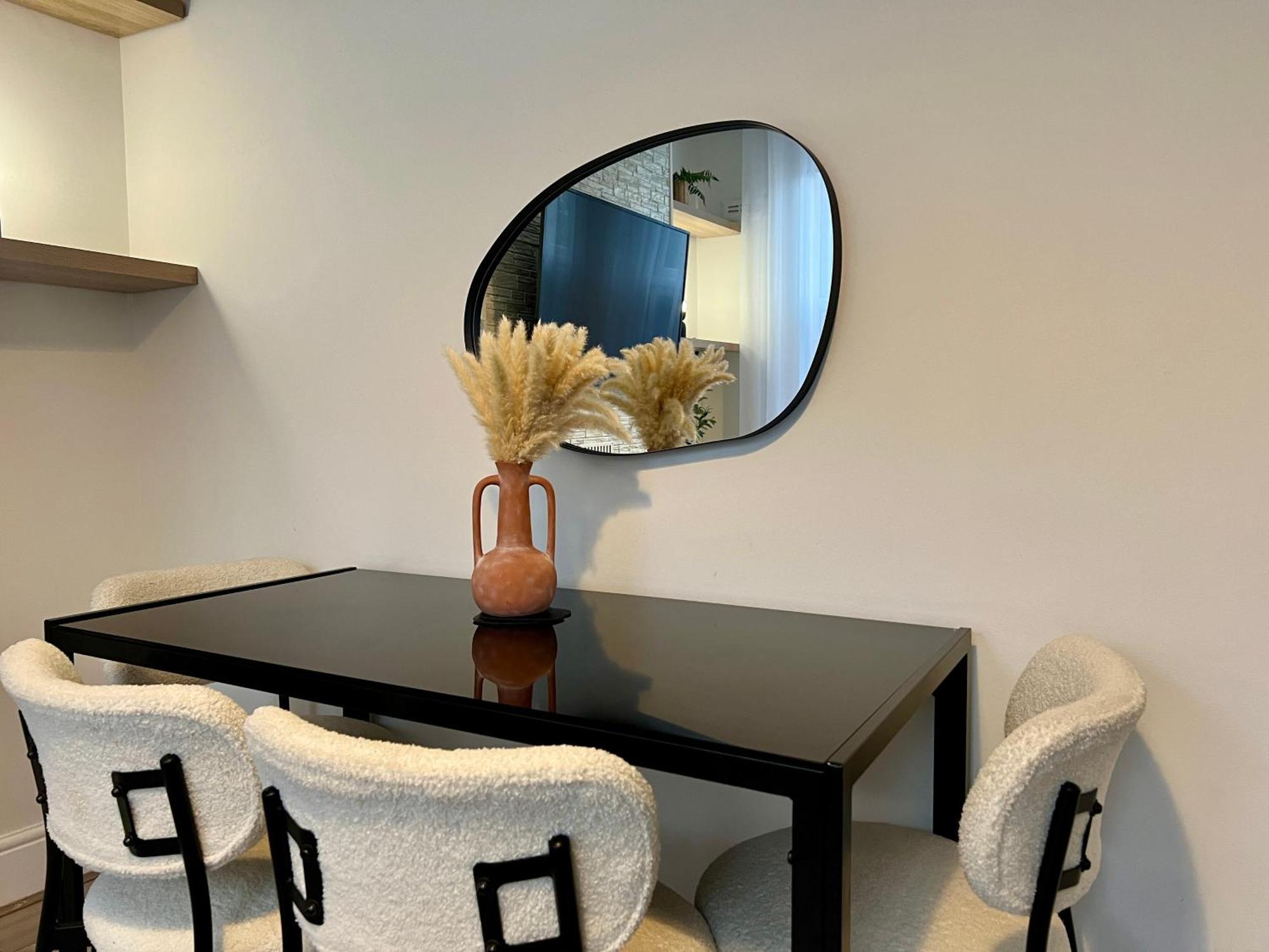Cosy & Stylish - Boho 2 Bed Flat With Garden *