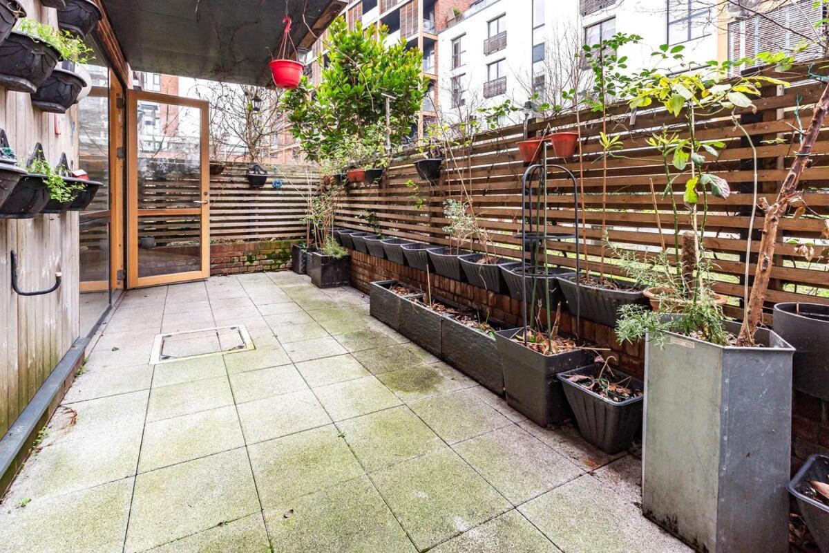Cozy 2 Bedrooms, Devons Rd Dlr Appartement Londres
