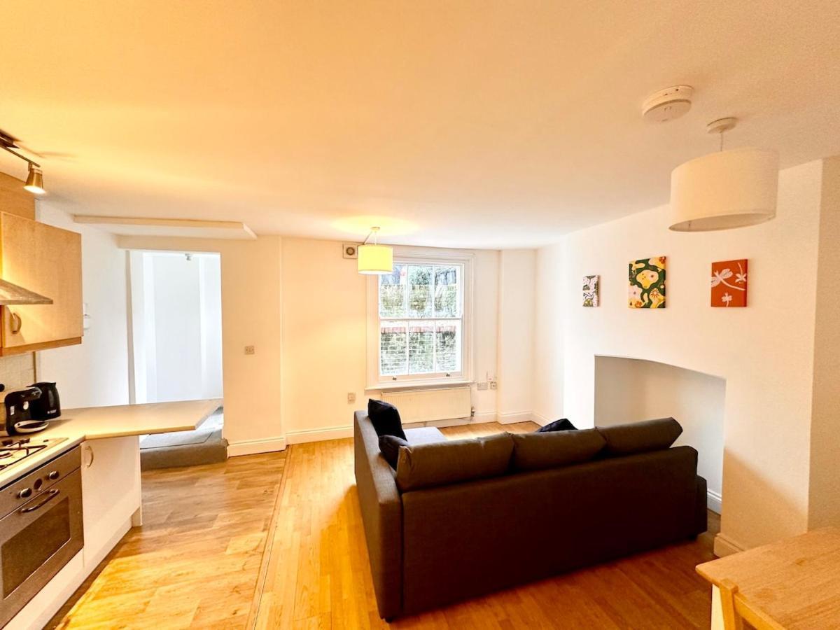 Flat-by Lewisham Train Station Appartement