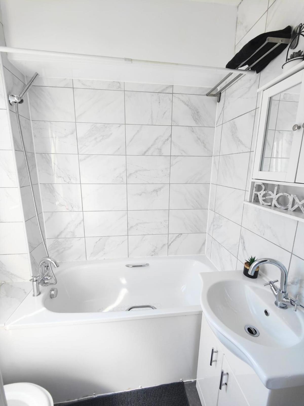 Bright 1 Bed Flat Near Bridge * Londres