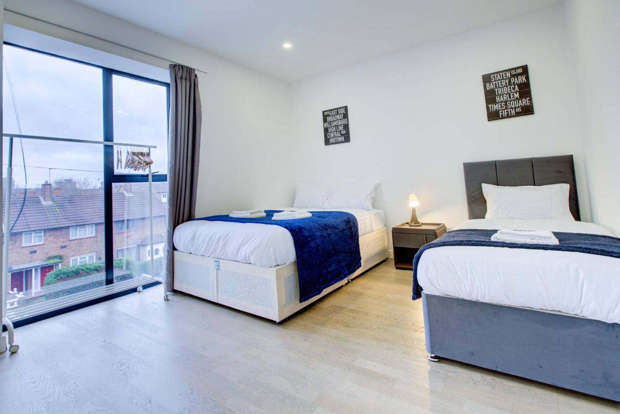 Canning Town 4-person Flat *