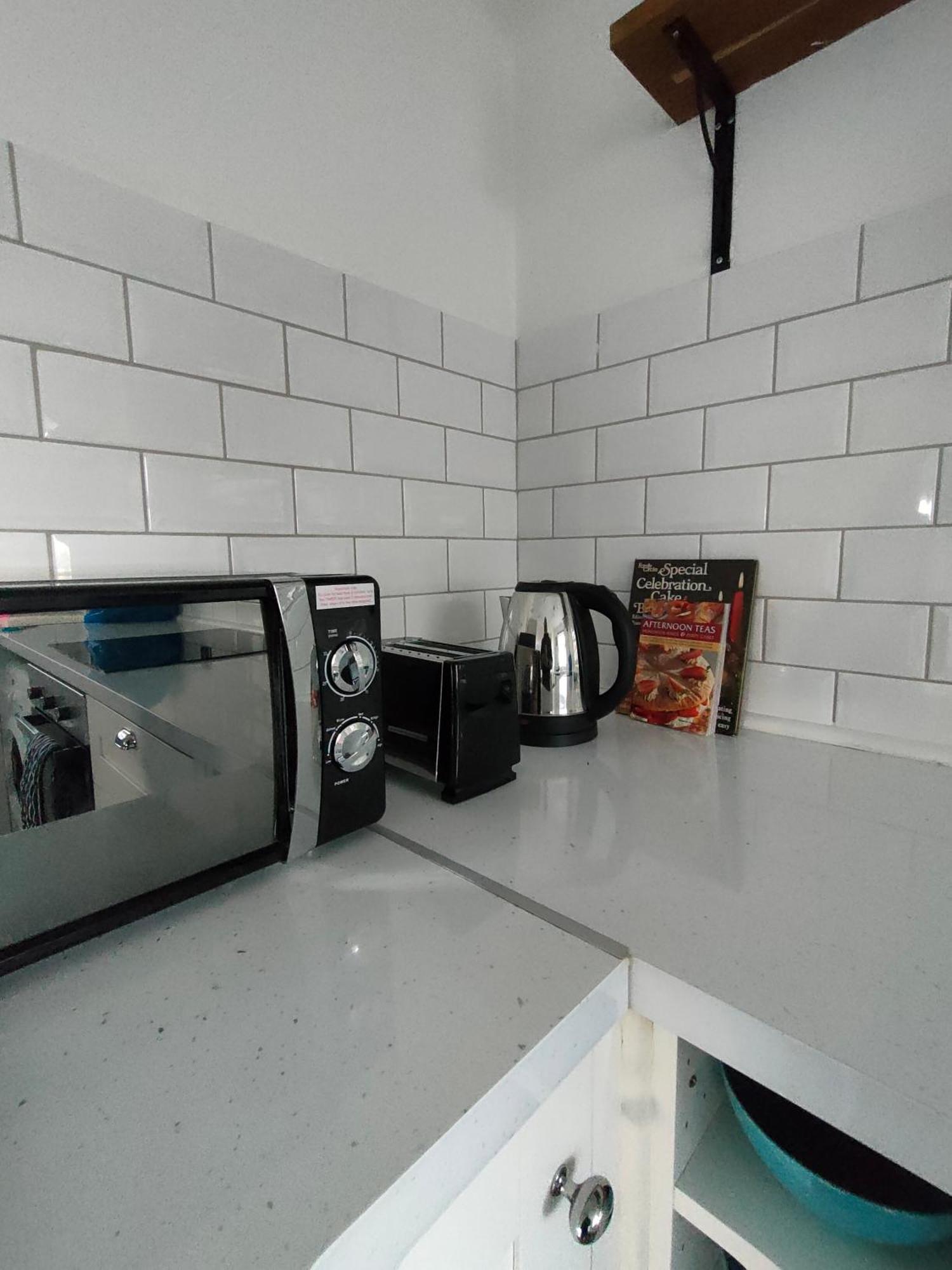 Free Parking 4 Beds Flat 15 Min Train To Victoria Bridge St Paul Cathedral Londen