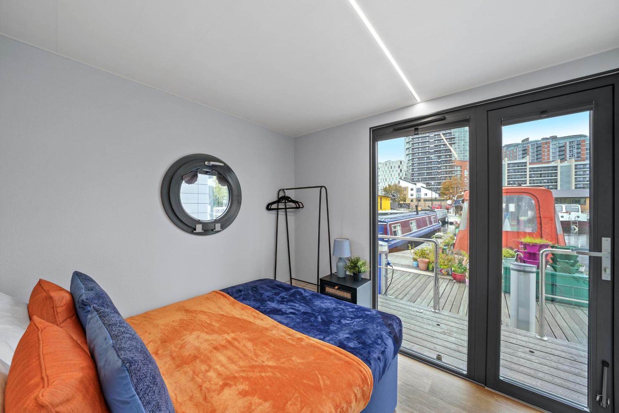 Unique Water In - Sleeps 6 Botel Londres