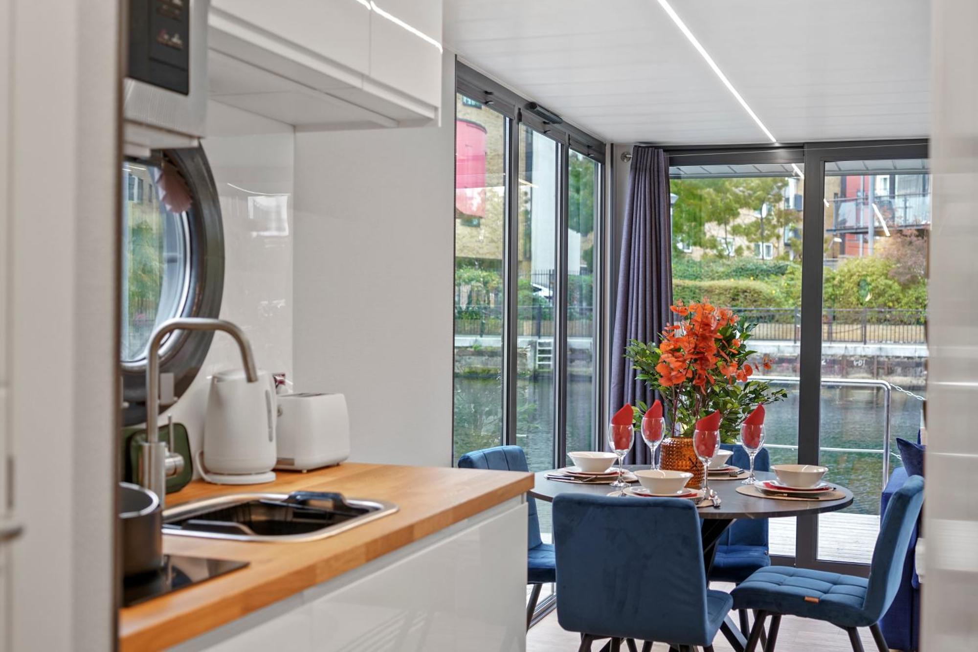 Unique Water In - Sleeps 6 Londres